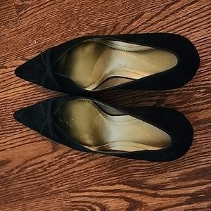 Anne Taylor Black Suede Pumps